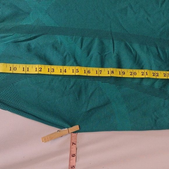 Turquoise stretchy athletic tank - Picture 2 of 7